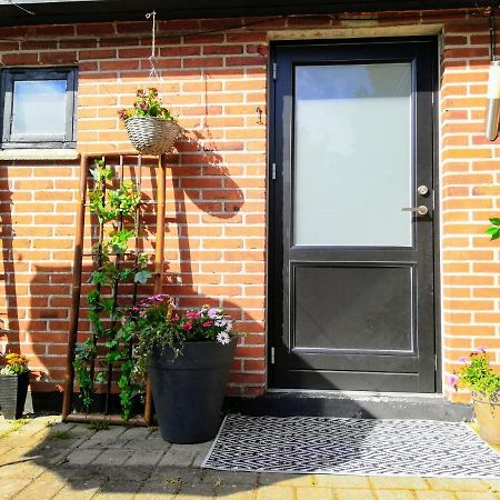5Minute Walk To Lego House - Private Studio Room With Bathroom Billund Exterior photo